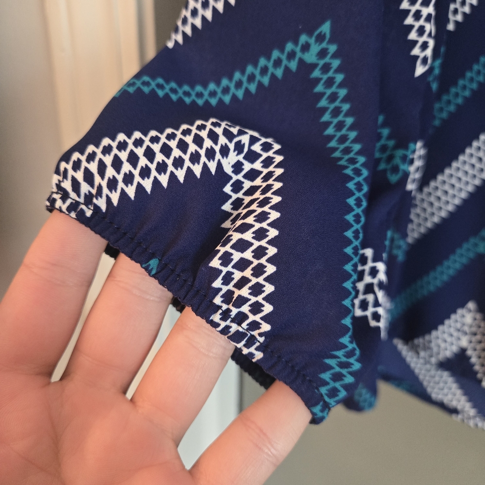 Chevron Patterned Blue Top - Picture 2 of 6